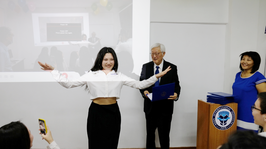 graduation-college03-2020